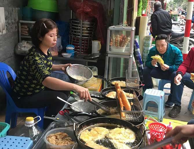 10 Hanoi food shops that don’t need a name to be famous