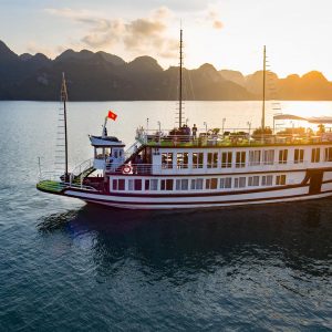 Lavender Cruise – Halong Bay Cruise