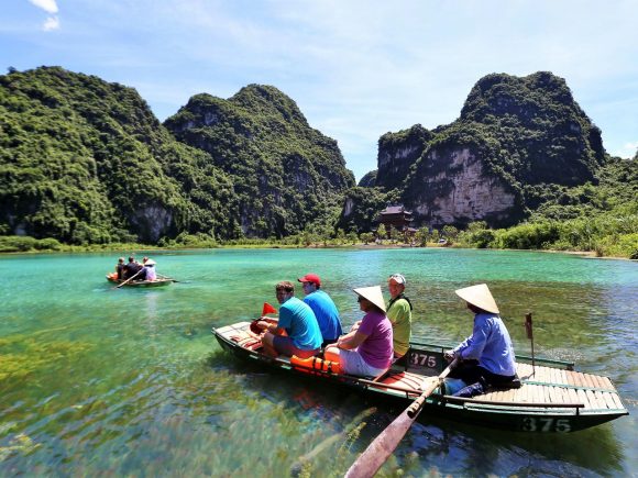 Hoa Lu – Tam Coc – Bai Dinh – Trang An 2 Days 1 Night