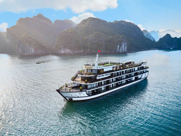 Rita Cruise – Lan Ha Bay Cruise