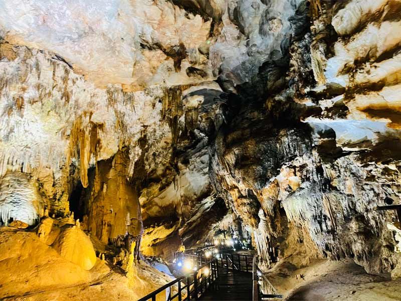 Chay River And Dark Cave Tour From Hue will bring an unforgettable experience for you to enjoy the spectacular landscapes in Chay River