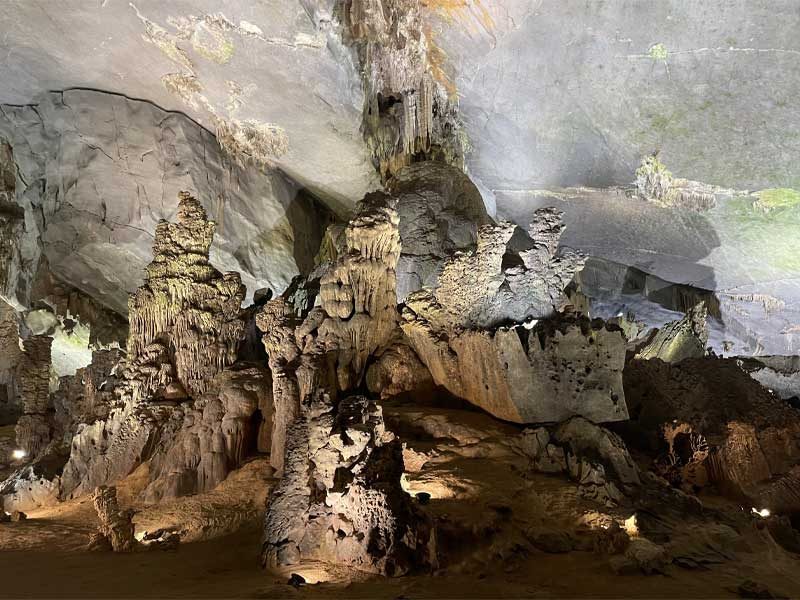 Chay River And Dark Cave Tour From Hue will bring an unforgettable experience for you to enjoy the spectacular landscapes in Chay River