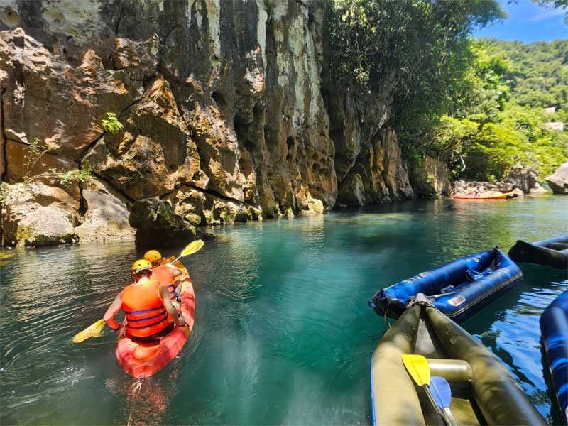 Chay River And Dark Cave Tour From Hue will bring an unforgettable experience for you to enjoy the spectacular landscapes in Chay River