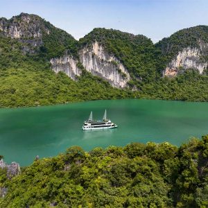 Amethyst Cruise – Halong Bay 1 Day Tour