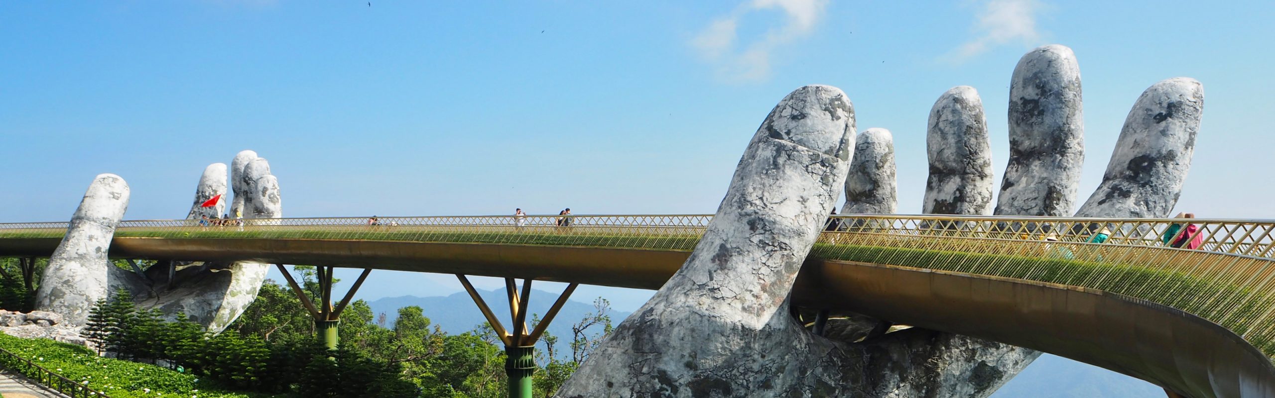 golden-bridge-danang