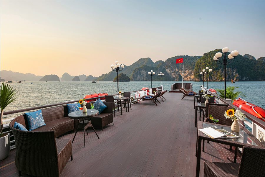 La Regina Classic Cruise - Bai Tu Long Bay Cruise