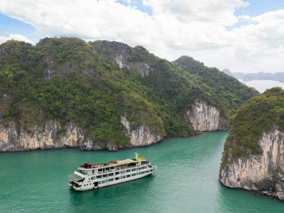 La Regina Royal Cruise – Halong Bay Cruise